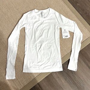 BRAND NEW NEVER WORN W/TAGS ATHLETA LONG SLEEVE SHIRT